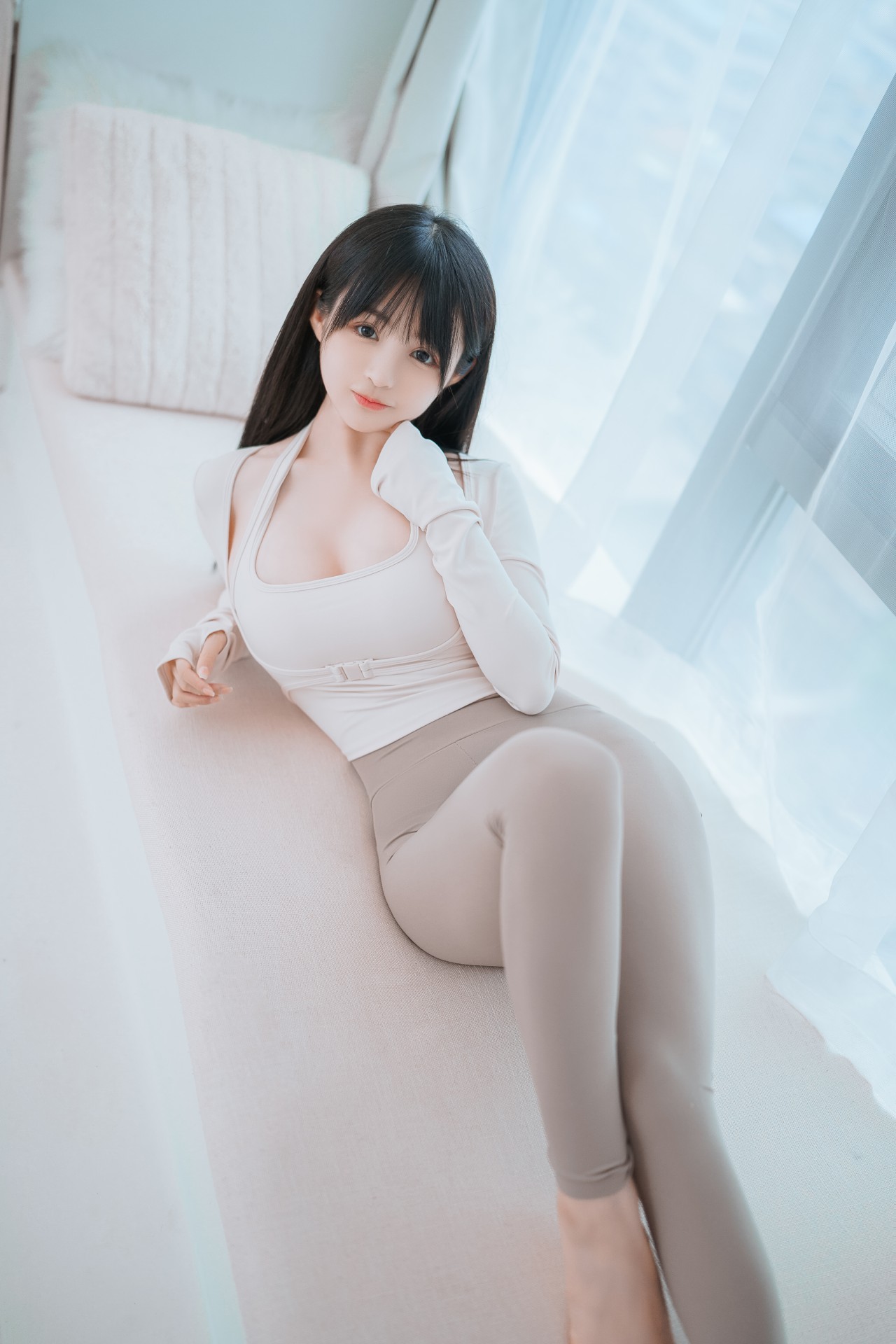 002.jpg 002.jpg