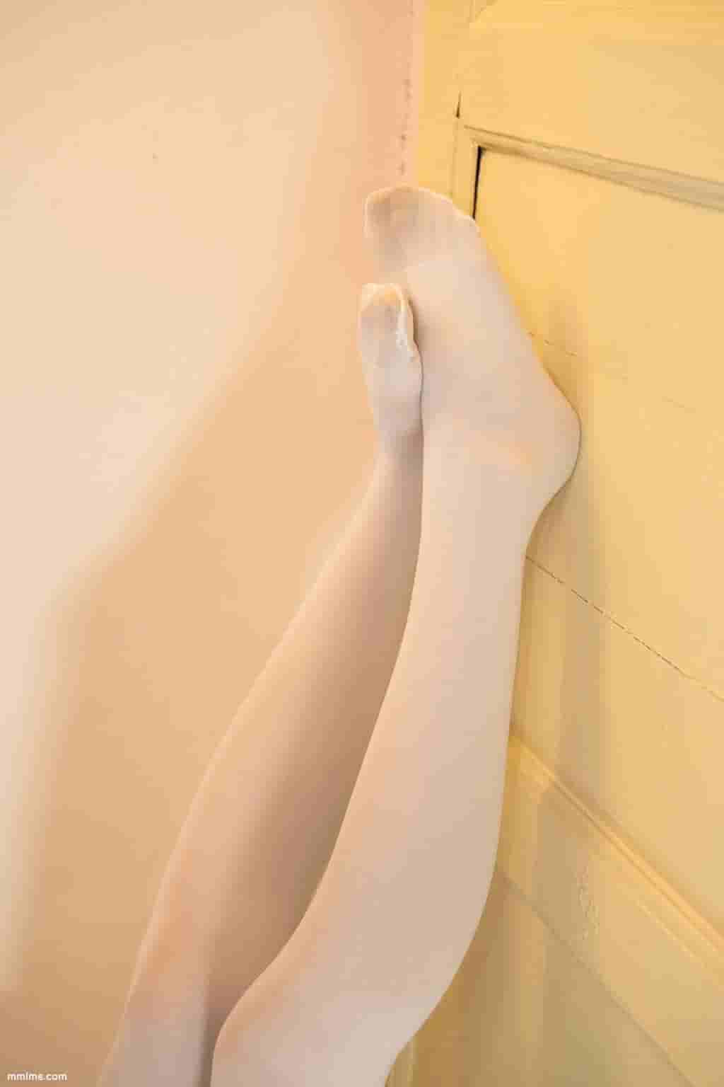 《白丝白毛衣》 [森萝财团] X-012 写真集[110P]