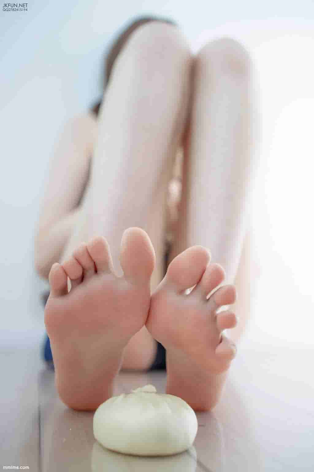 Aika《日系黑丝》 [森萝财团] JKFUN-006 写真集[140P]