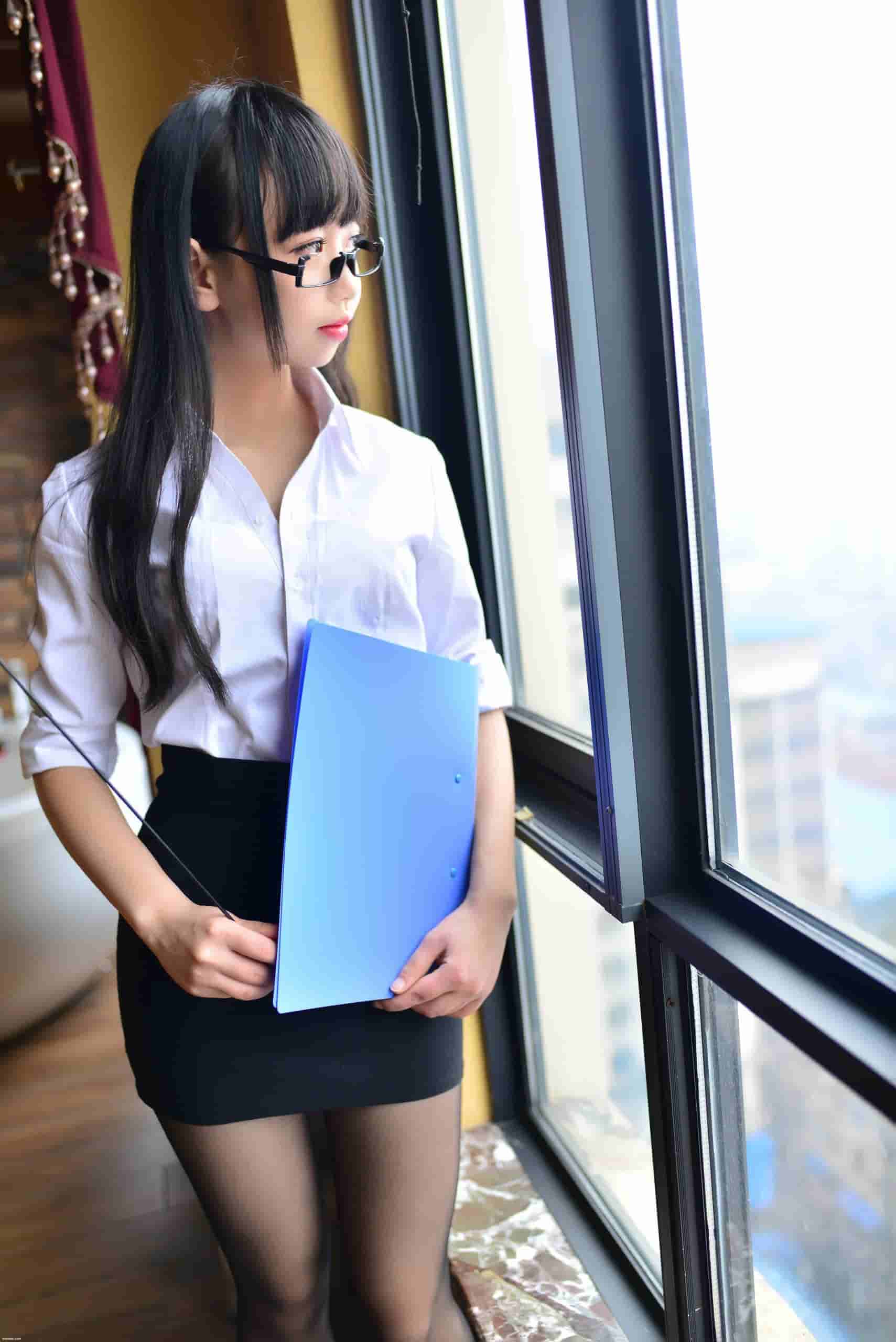 雪琪SAMA NO.008 黑丝教师 [30P-331MB]