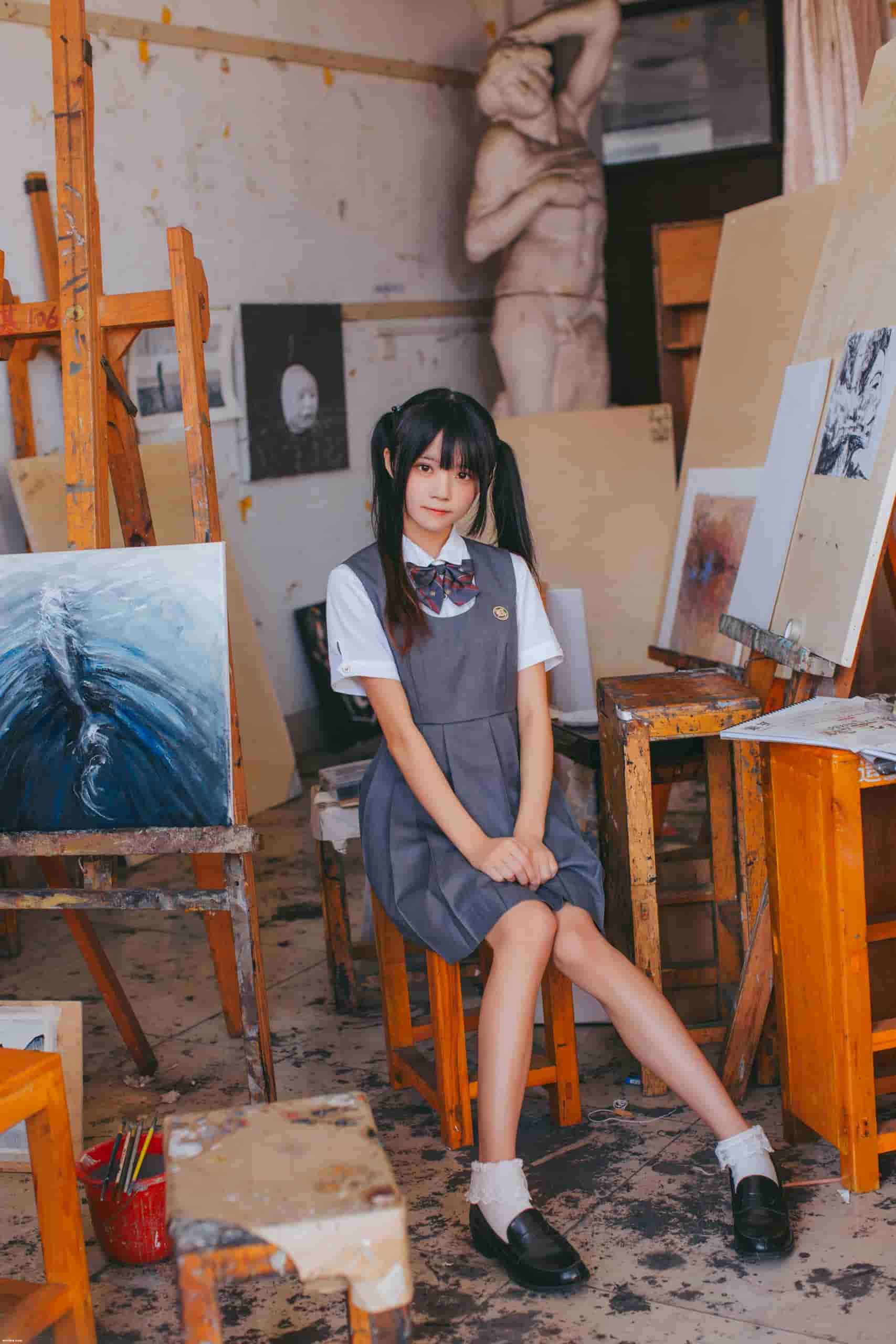 桜桃喵 020 画室少女 [17P-176MB]