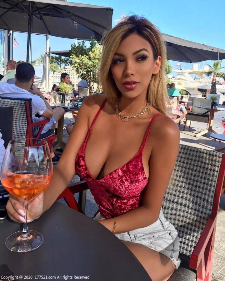 Paula Manzanal 档案资料介绍 Paula Manzanal 档案资料介绍