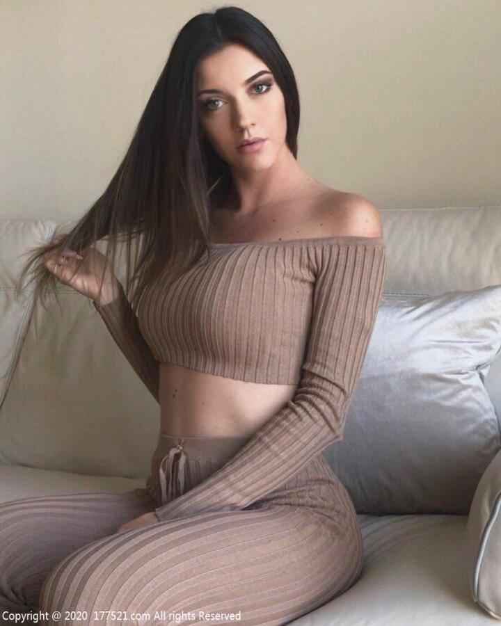 April Nottingham 档案资料介绍